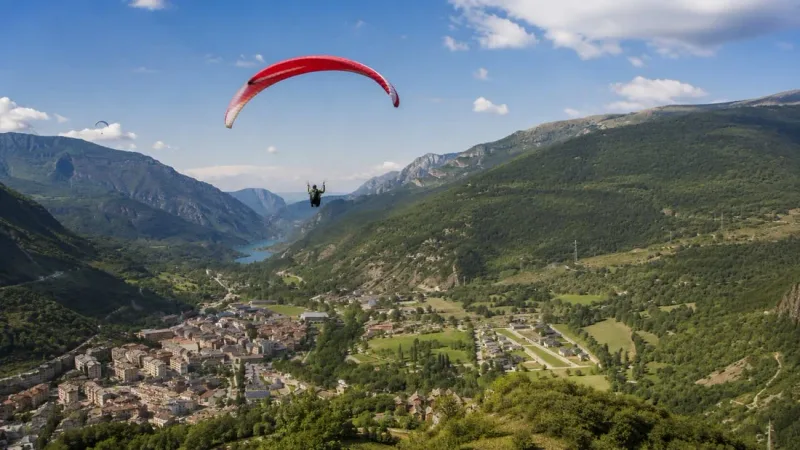 Hike & Fly en Panticosa: parapente, montaña y aventura en el Valle de Tena
